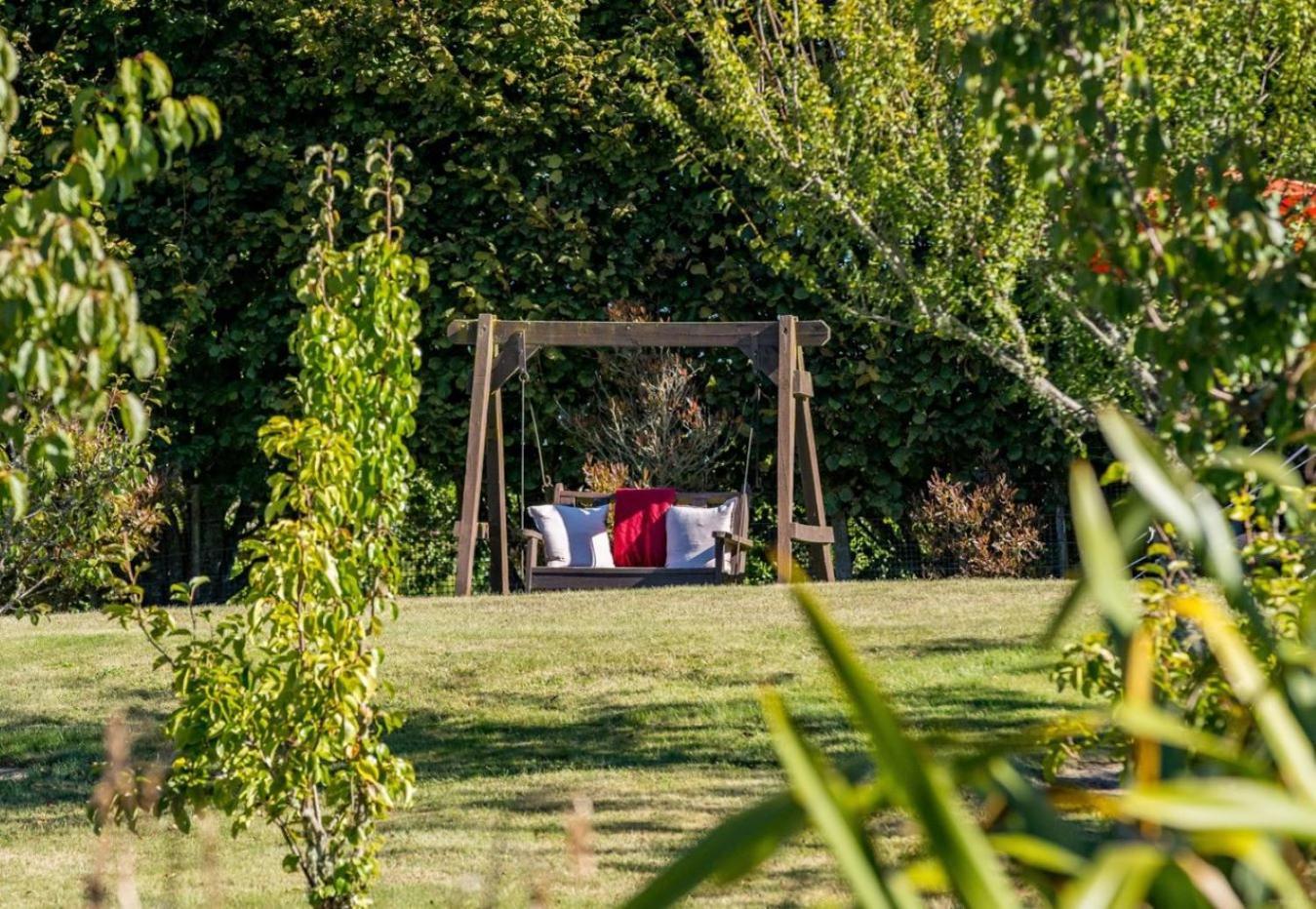 Mountviews Lodge Таупо Экстерьер фото