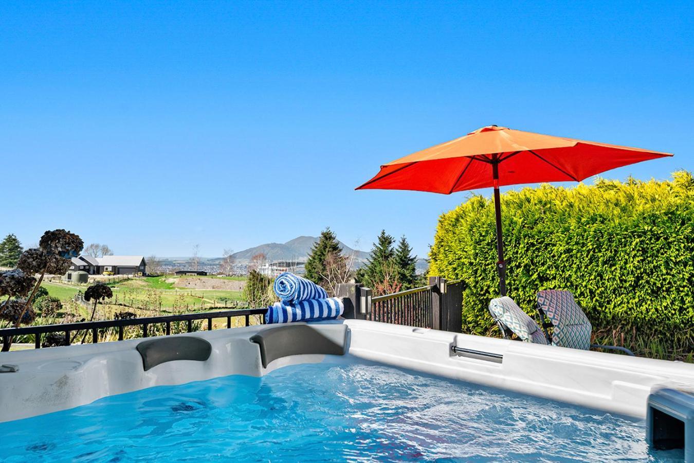 Mountviews Lodge Таупо Экстерьер фото