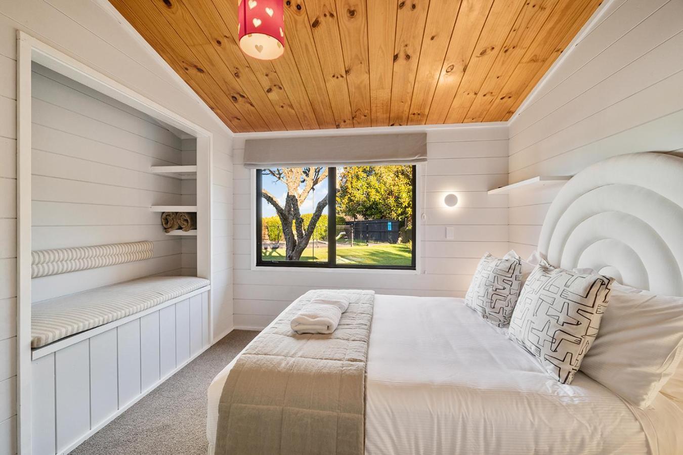 Mountviews Lodge Таупо Экстерьер фото