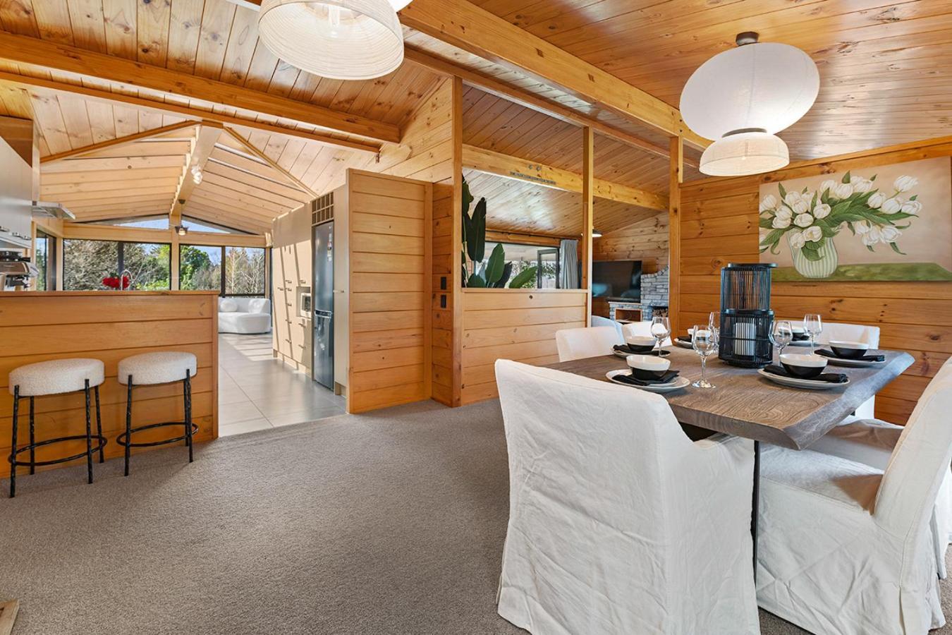 Mountviews Lodge Таупо Экстерьер фото